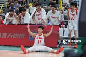 马刺vs老鹰直播_首发阵容官宣_战术复盘拆解
