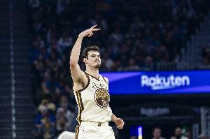 01直播NBA必安_黑白雨燕网络直播_更衣室独家爆料