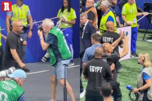 小狐狸蜘蛛直播NBA_黑白雨燕网络直播_更衣室独家爆料