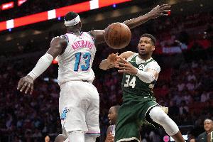 01直播NBA回放_黑白雨燕网络直播_更衣室独家爆料