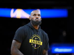 雨燕直播NBA专区_低调看球吧_比分结果预测