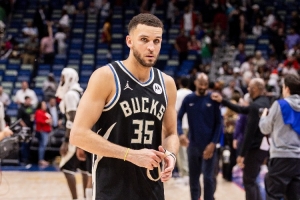 小狐狸蜘蛛直播NBA_黑白雨燕网络直播_更衣室独家爆料