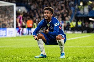 乐球直播足球直播平台_黑白雨燕网络直播_更衣室独家爆料